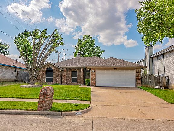 2nd image of 2107 Havenwood Dr
