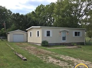 1160 N Franklin St, Auburn, KS 66402