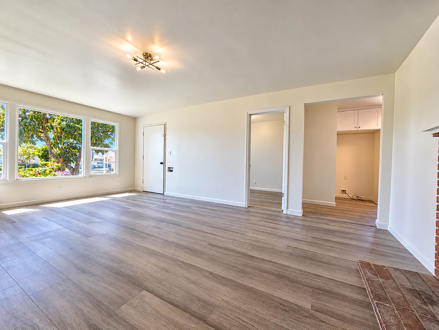 3 bed, 1352 sqft, $2,750 — Photo 3