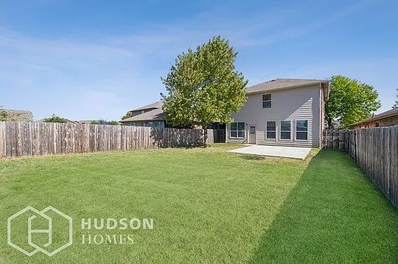 1401 Silver Maple Ln — Photo 23