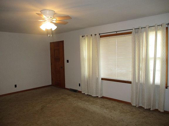 5th image of 901 S Henderson St