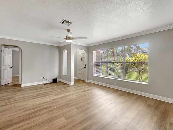 5th image of 1109 SE Sandia Drive