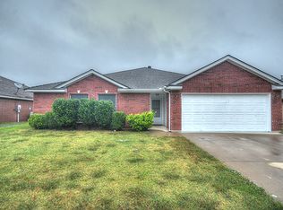 133 Blue Wood Dr, Saginaw, TX 76179