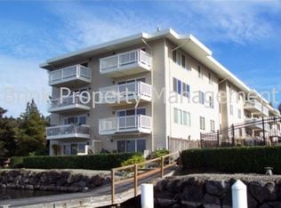 1203 N 38th St #312, Renton, WA 98056