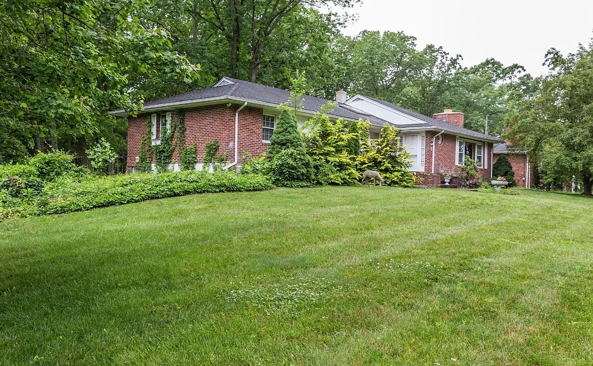 5 S Lakeview Dr photo 1
