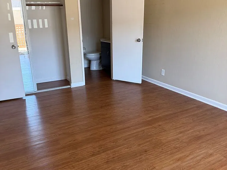1911 California St — Photo 18
