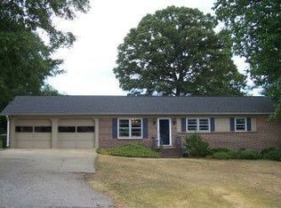 107 Pinecrest Dr, Greer, SC 29651