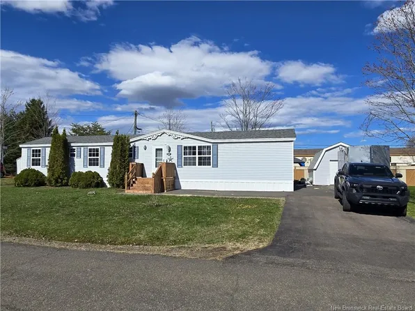 21 Carouge St, Moncton, NB E1H 2T3