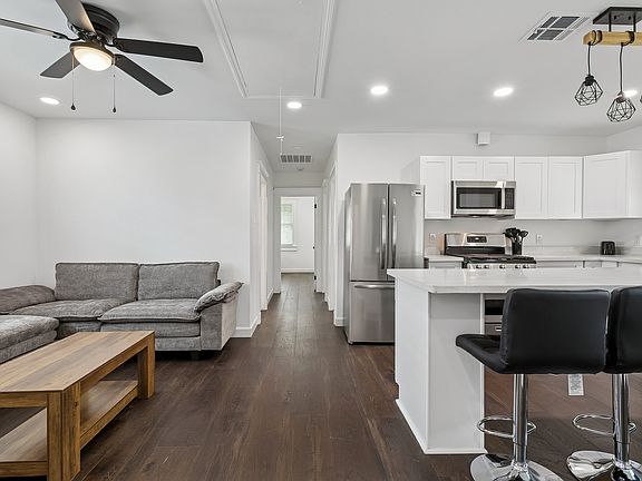 2nd image of 2027 Calhoun St