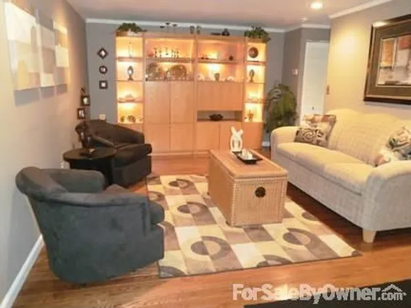 170 Blue Ridge Dr, Medford, NY 11763