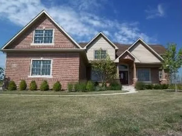 2011 Maritime Ln, Woodstock, IL 60098