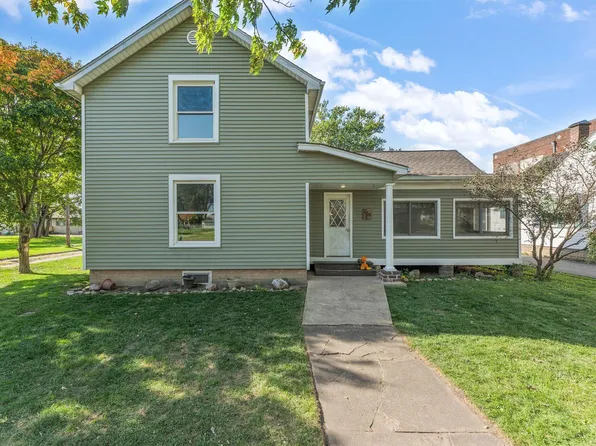 106 5th St, Wheeler, IN 46393