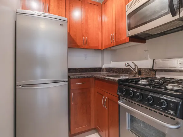 228 West 71st Street image 7 of 40