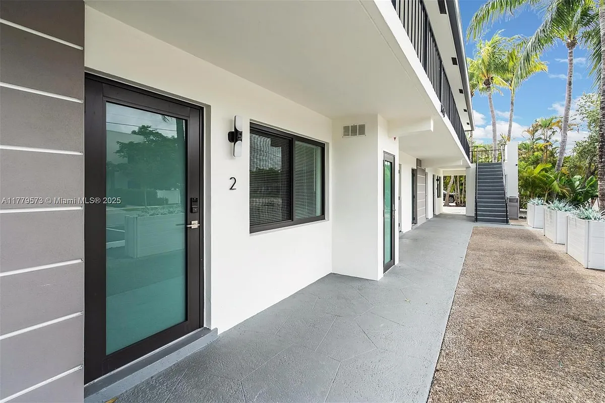 Building Photo - 1630 SW 4th Ave #2