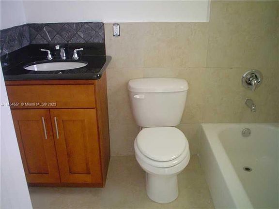 4th image of 2880 Pine Tree Dr APT 6