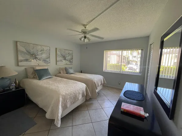 430 Pine Glen Lane #B-1, Greenacres, FL 33463