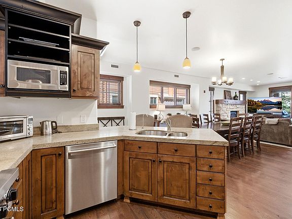 4th image of 1825 Three Kings Dr #804