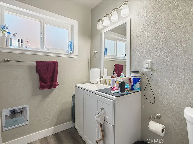 2358 Snowden Ave — Photo 25