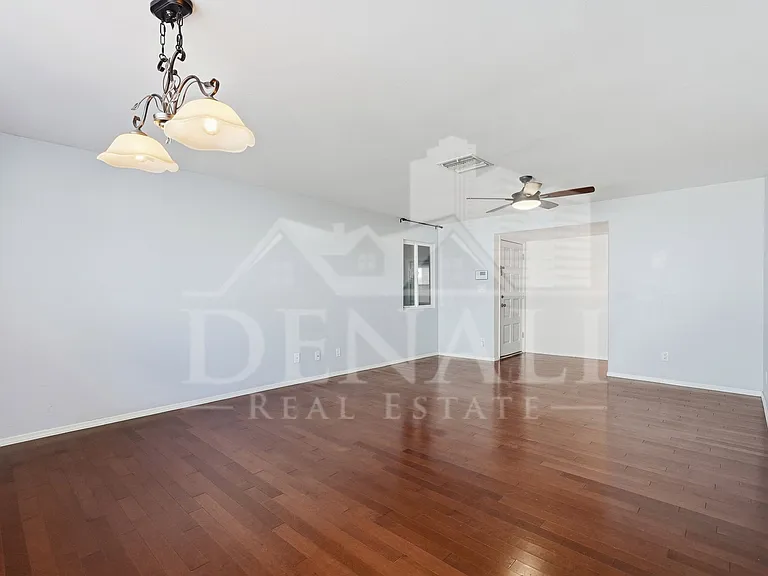 5654 W Mountain View Rd — Photo 4