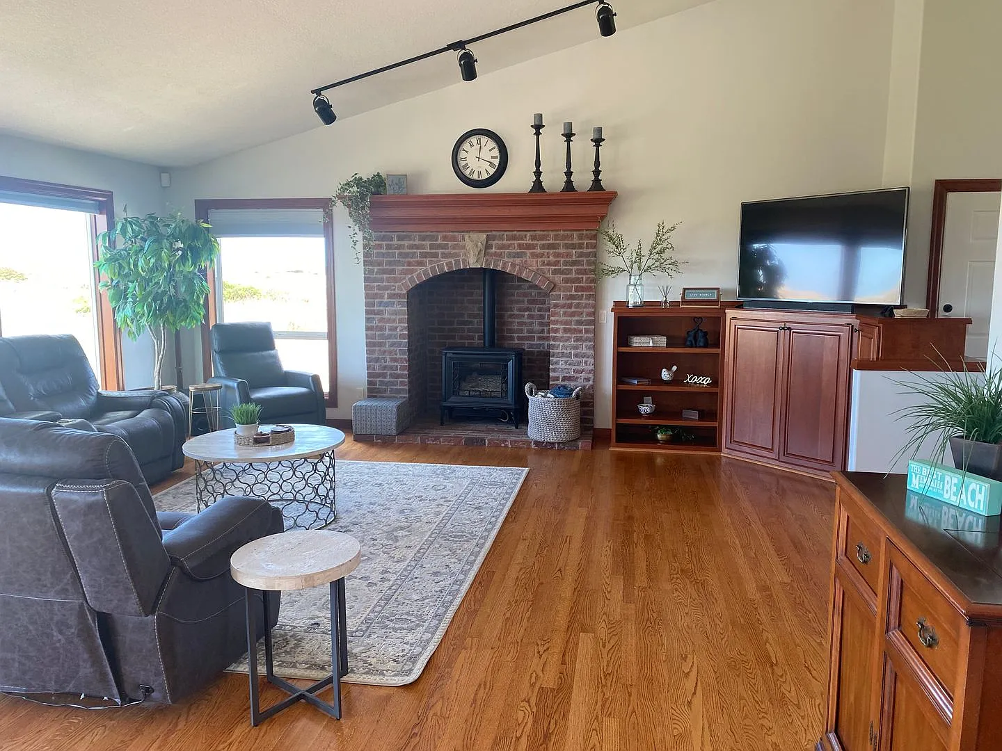 Long Beach Vacation Home By The Month - View & Beach Access — Photo 4