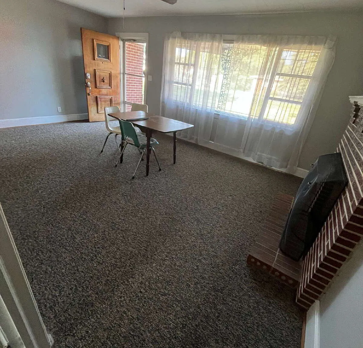 3 bed, 1.0 bath, 1190 sqft, $1,600 — Photo 4