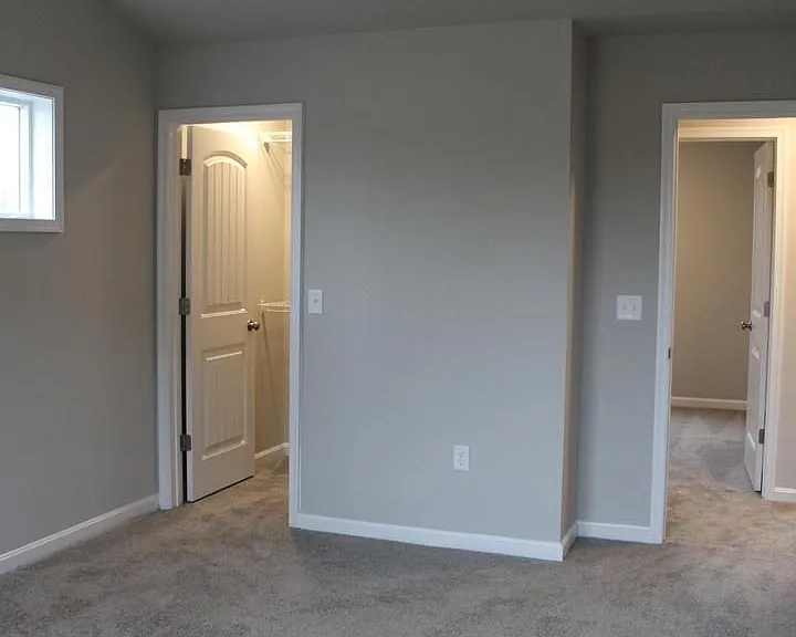 642 N College St — Photo 6