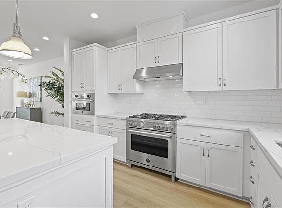 5th image of 200 Fairchild Dr
