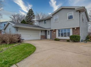 W180N8231 Town Hall Rd, Menomonee Falls, WI 53051