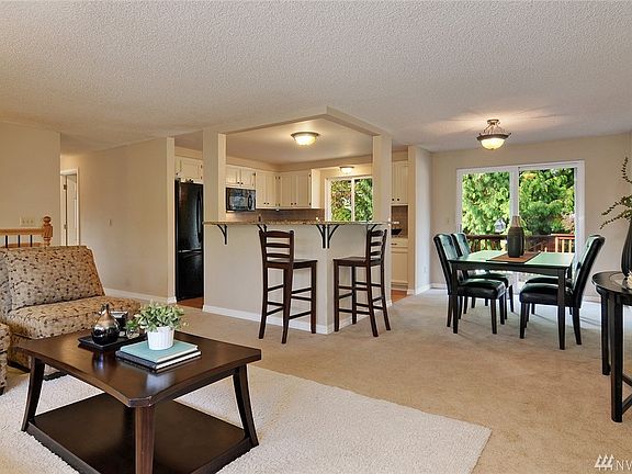 3rd image of 10911 158th Ct NE