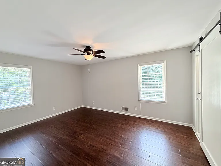 295 Redwood Dr SW — Photo 11
