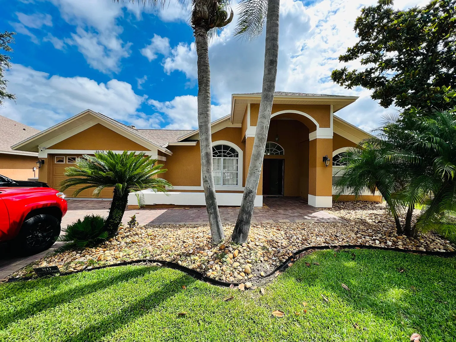 3909 Yellow Finch Ln — Photo 1