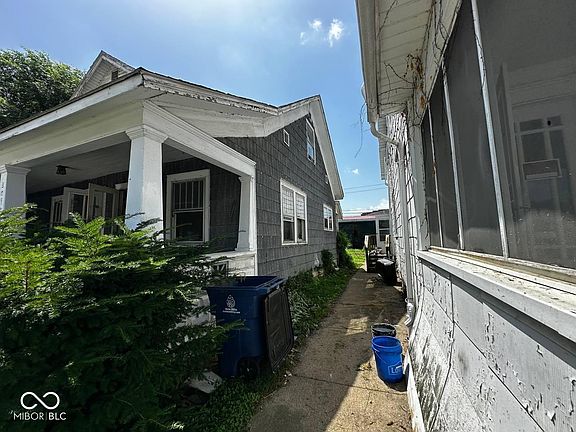 2nd image of 309 W 1st St