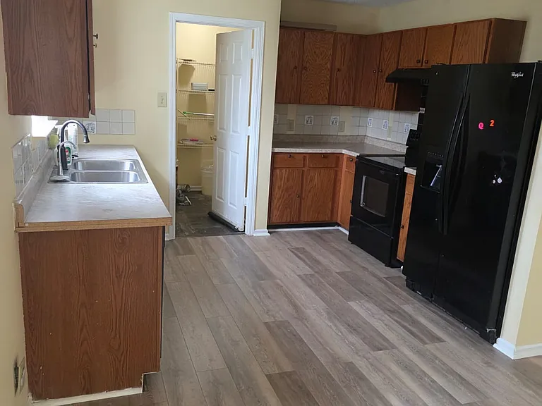 10856 Emery Dr — Photo 9