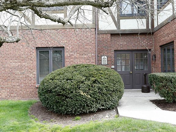 3rd image of 128 Kentucky Ave Ste 202