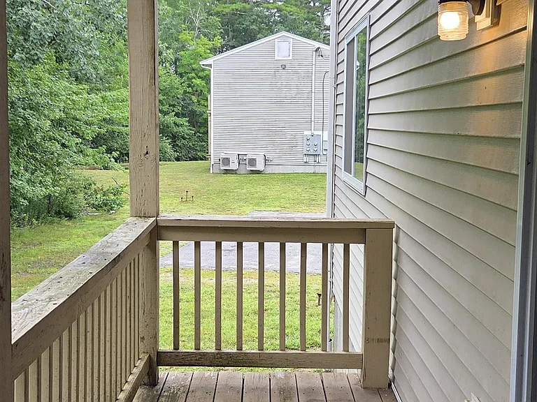 43 Beatrice St #B — Photo 13