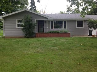 1117 E Brookhill Rd, Peoria, IL 61615