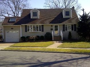 1103 Lakeshore Dr, Massapequa Park, NY 11762