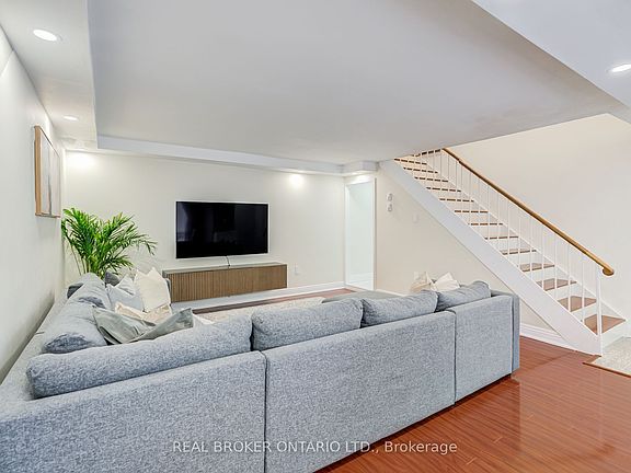 5th image of 130 Ling Rd #62