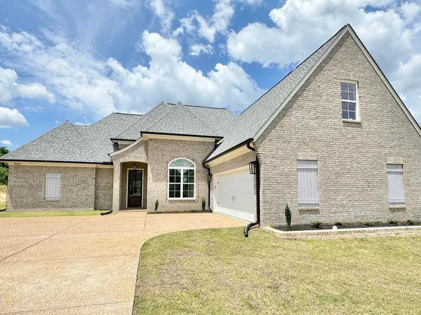 5046 Watson View Dr, Nesbit, MS 38651
