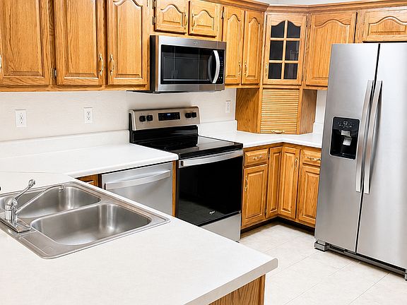 2nd image of 304 Flagstone Dr