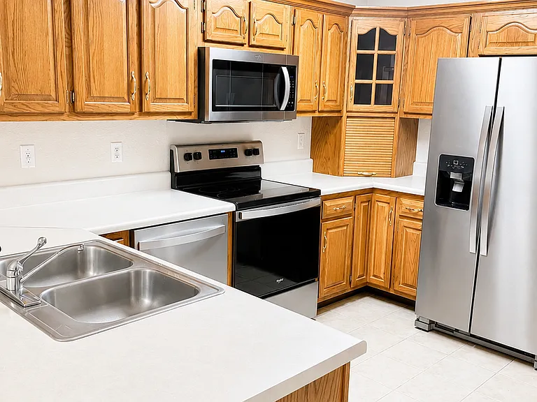 304 Flagstone Dr — Photo 2