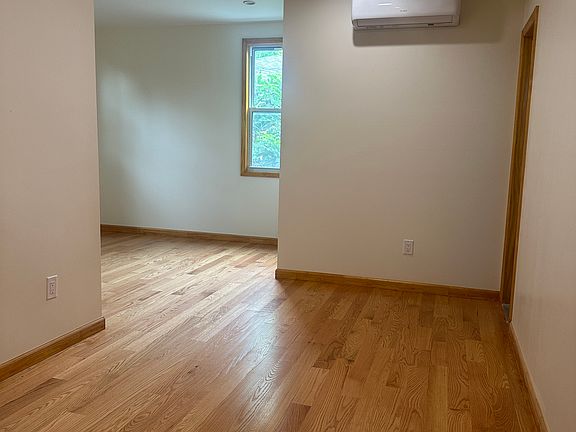 4th image of 232 Armstrong Ave #1
