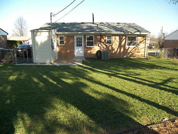 5th image of 371 Chamberlain Dr