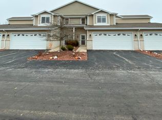 1270 Meadowbrook Dr, Cleveland, WI 53015