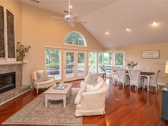3rd image of 6 Marsh Dr