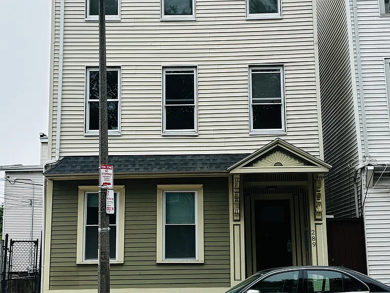 289 Chelsea St #2 — Photo 1
