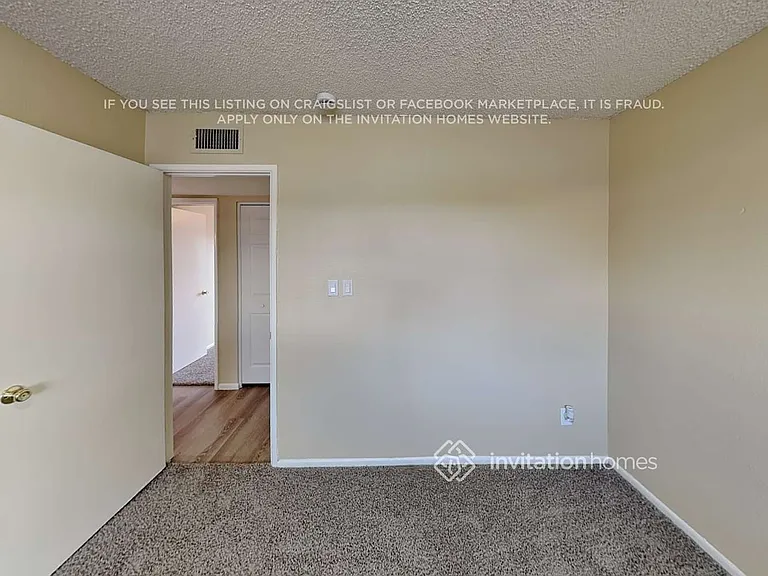 4621 W Carol Ave — Photo 13
