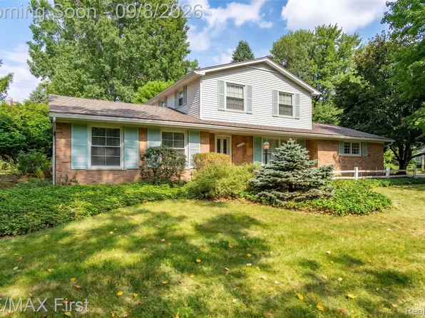 2669 McClintock Rd, Bloomfield Hills, MI 48302