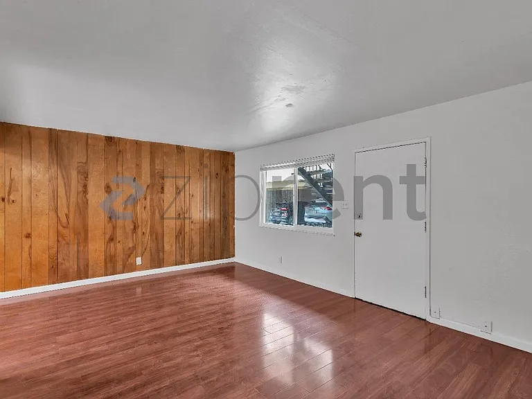 2341 21st St #B — Photo 16