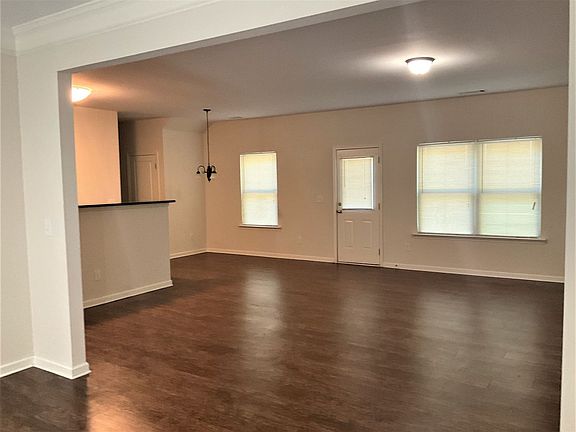 3rd image of 4241 Oak Field Dr